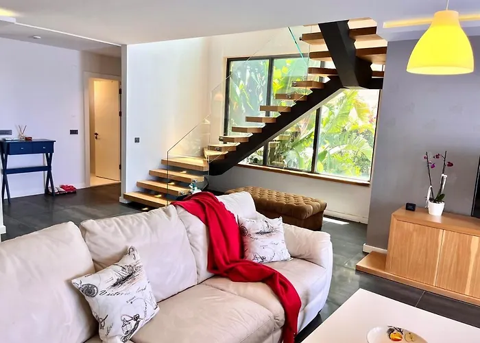 In A Modern With A Private Pool In Vila *