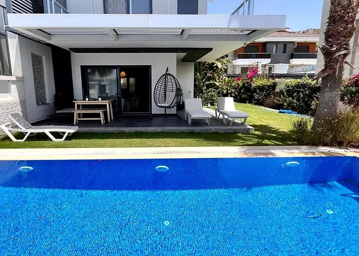 In A Modern With A Private Pool In Vila