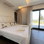 Villa In A Modern With A Private Pool In