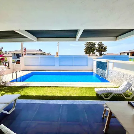 In A Modern With A Private Pool In Cesme