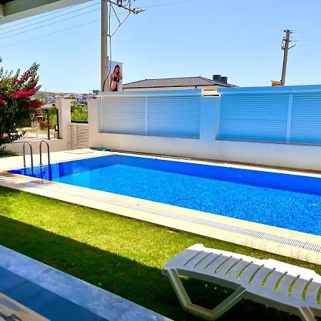 In A Modern With A Private Pool In Villa *