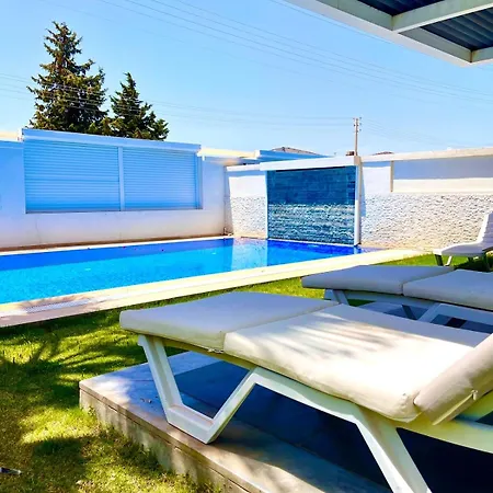 Villa In A Modern With A Private Pool In *