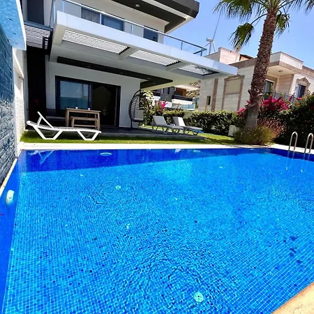 In A Modern With A Private Pool In Cesme