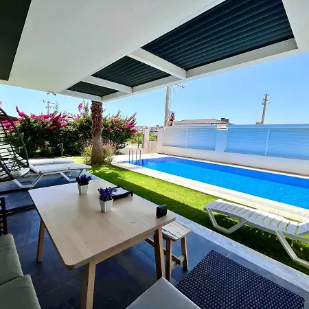 Villa In A Modern With A Private Pool In *
