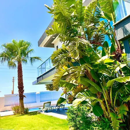 In A Modern With A Private Pool In Cesme