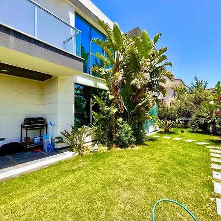 Villa In A Modern With A Private Pool In