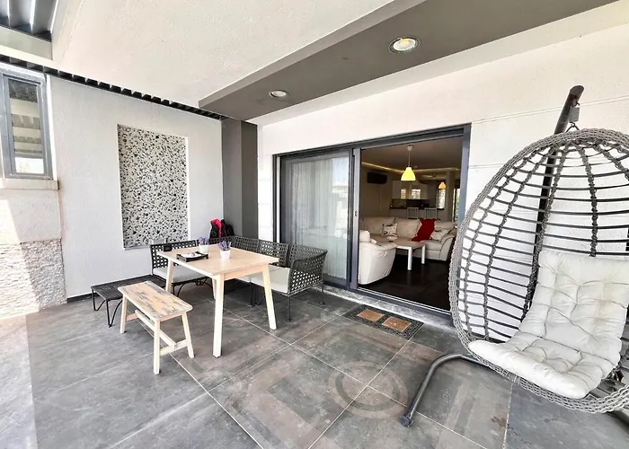 فيلة In A Modern With A Private Pool In Çeşme