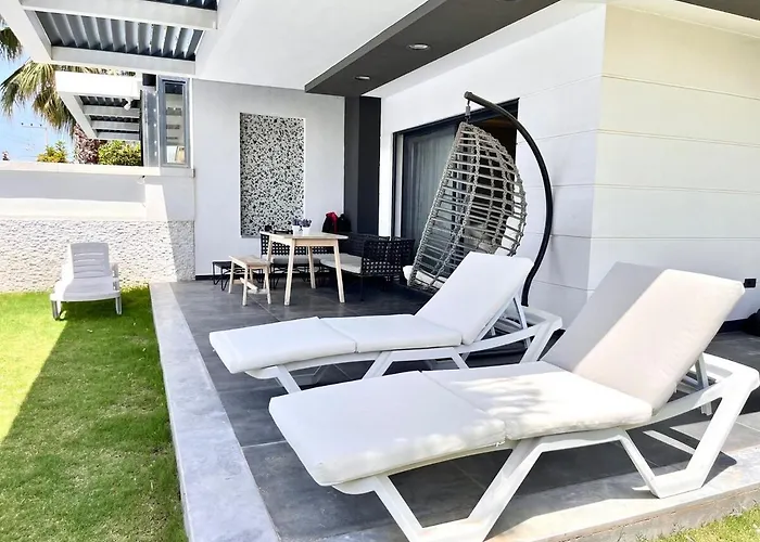 In A Modern With A Private Pool In Villa *