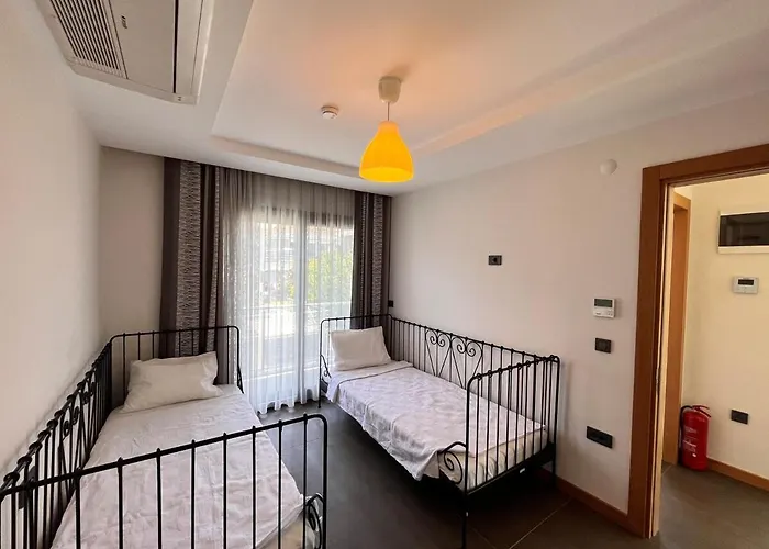 In A Modern With A Private Pool In فيلة