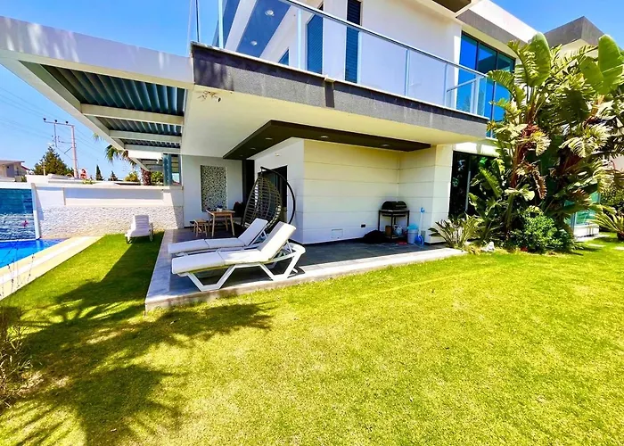 빌라 In A Modern With A Private Pool In