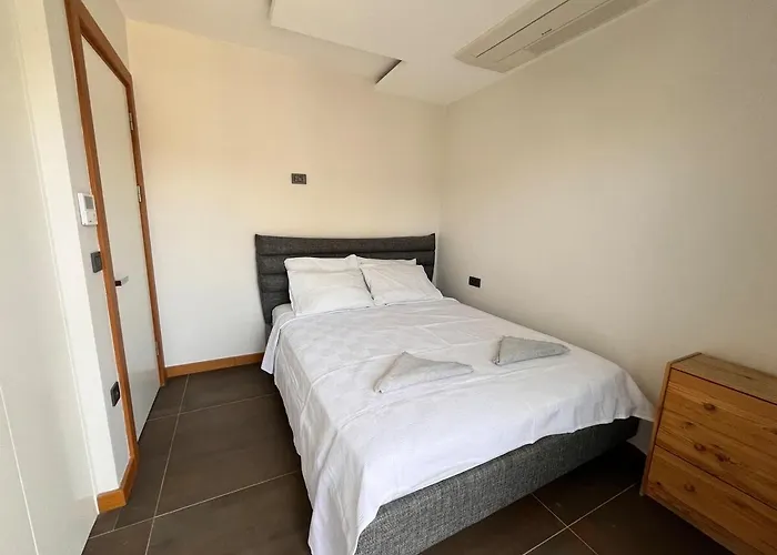 In A Modern With A Private Pool In 빌라 *