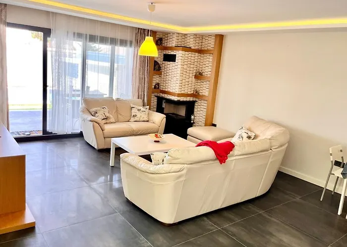 In A Modern With A Private Pool In * Çeşme