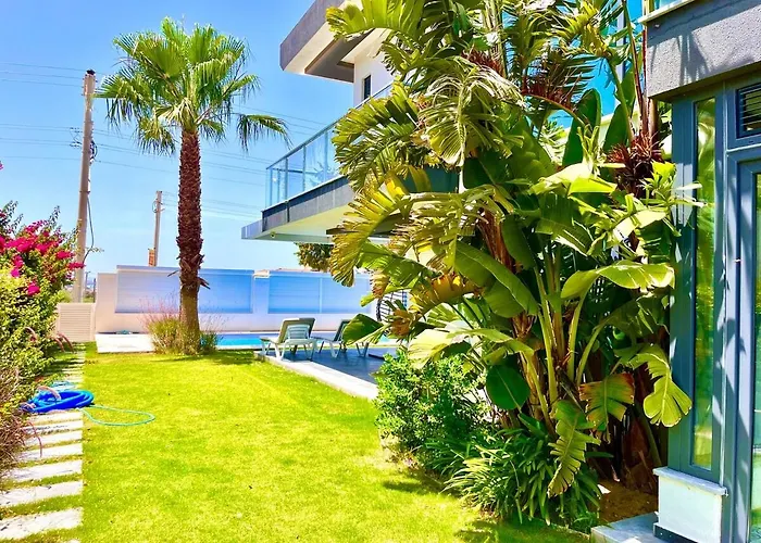 In A Modern With A Private Pool In *