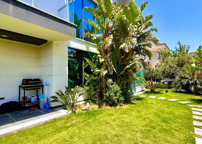 Villa In A Modern With A Private Pool In